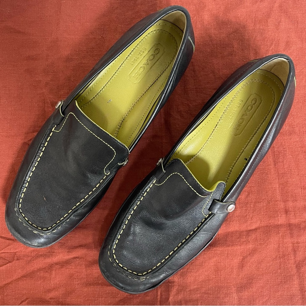 Coach vintage 00s slip-on loafers, fit like a glove! Size 8
